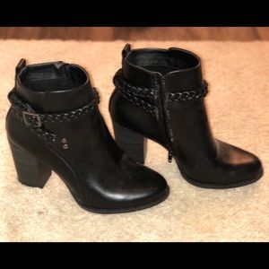 American Eagle booties